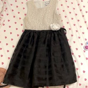 Amazing dress and good material